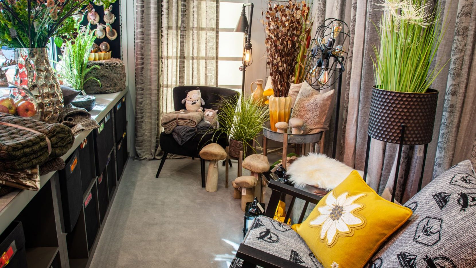 Schaufenster Dekoration bei Ege Raum & Design Mühldorf