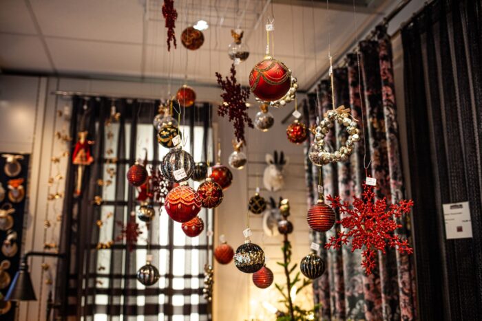 Weihnachten Dekoration bei Ege Raum & Design Mühldorf Christbaumkugeln bei Ege Raum & Design Mühldorf